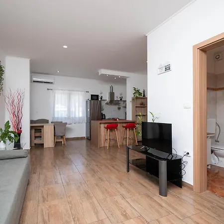 2 Bedroom Cozy In Apartamento
