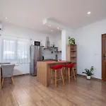 2 Bedroom Cozy In