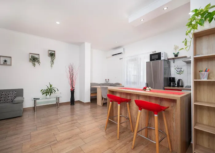 Apartman 2 Bedroom Amazing In Pula