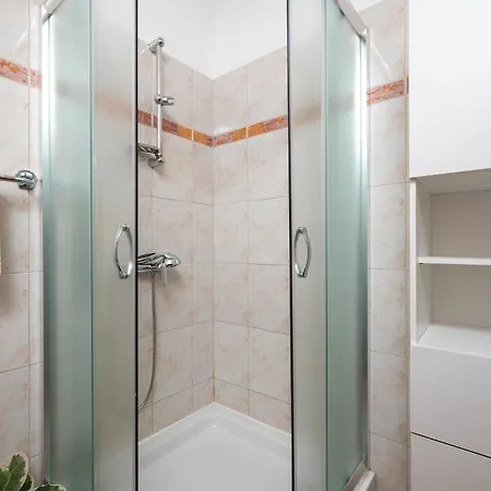 2 Bedroom Cozy In 아파트
