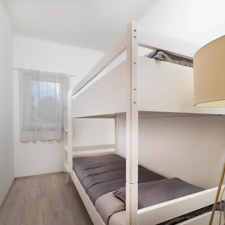 2 Bedroom Cozy In 아파트 풀라
