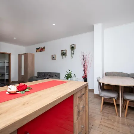 2 Bedroom Cozy In *